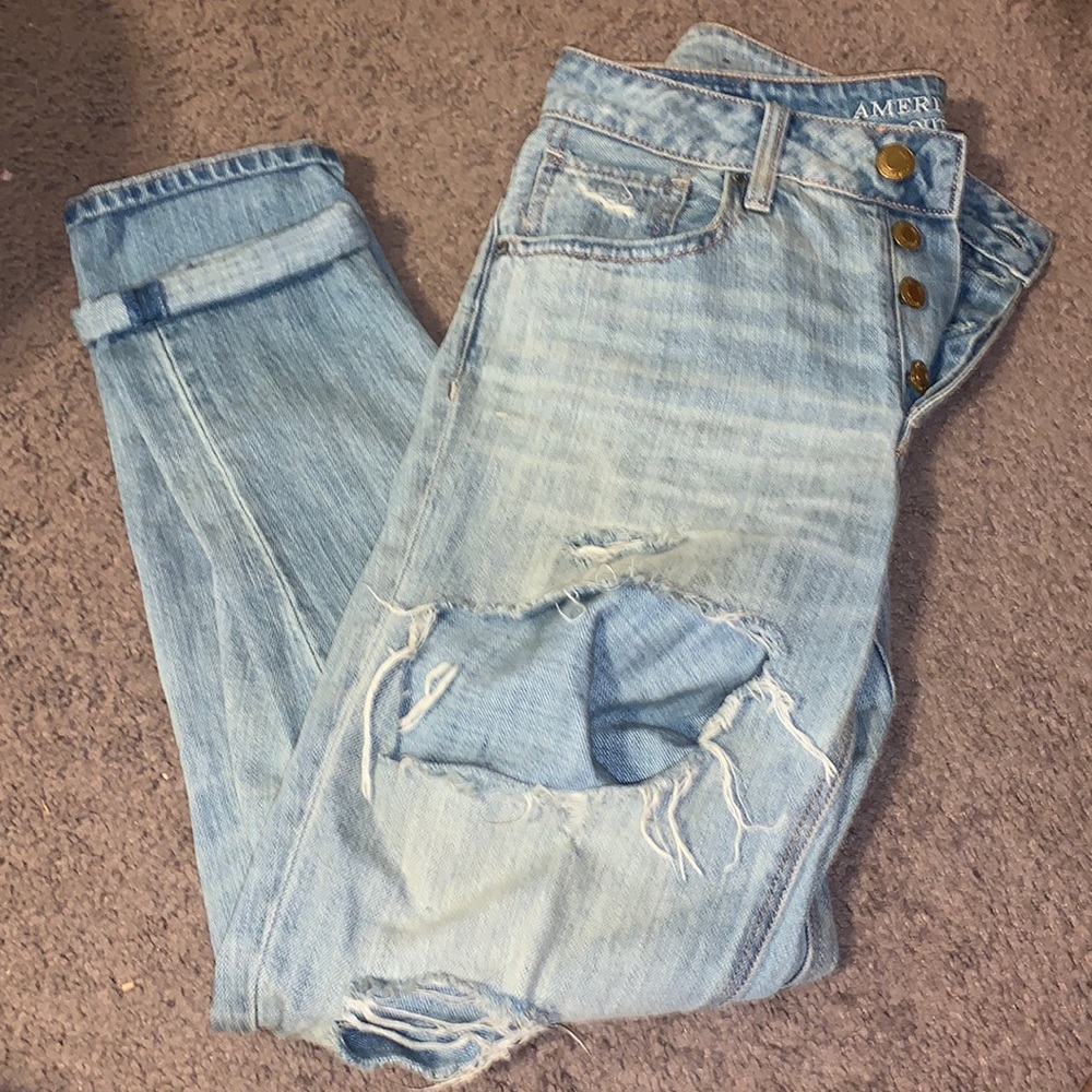 High waisted Ripped Mom Jeans